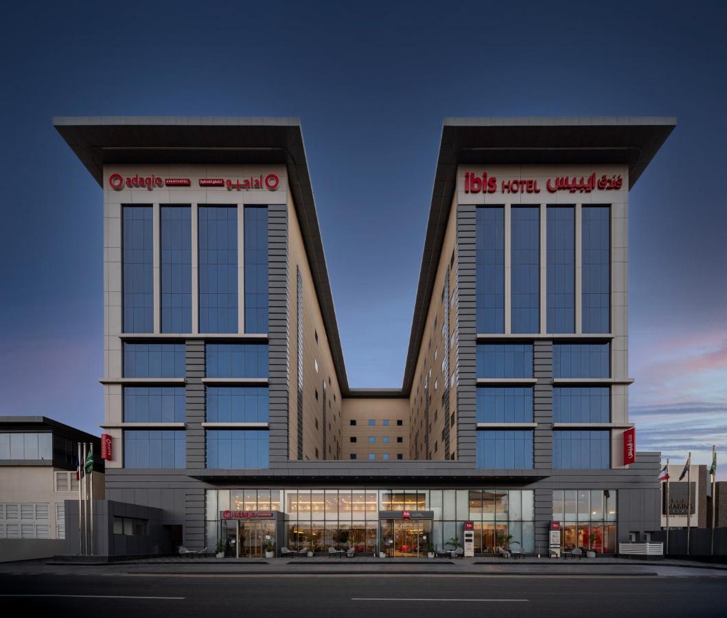 Ibis Jeddah Malik Road Hotel Exterior foto