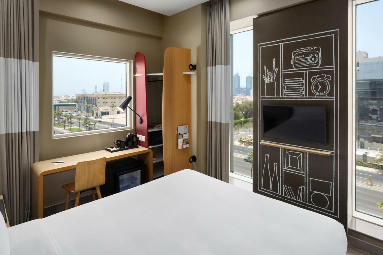 Ibis Jeddah Malik Road Hotel Exterior foto